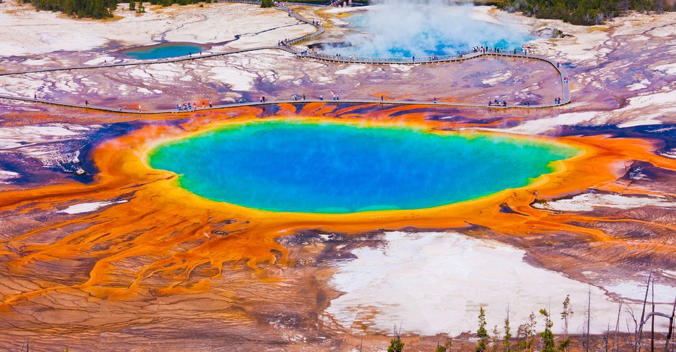 drones yellowstone the grand prismatic spring