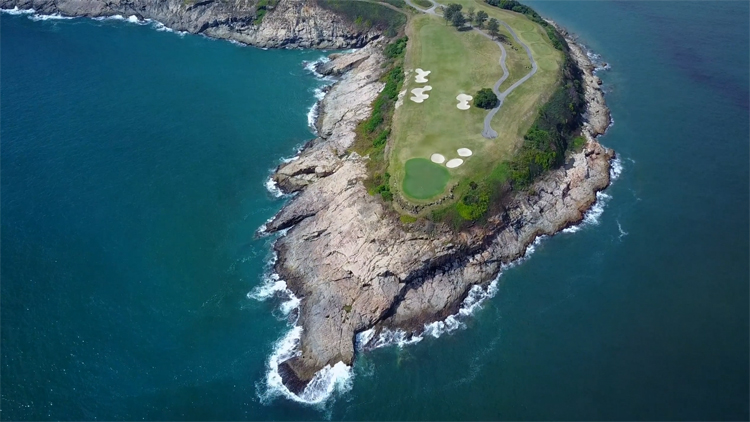 DJI Mavic Pro filmt Clearwater Bay Golf Club