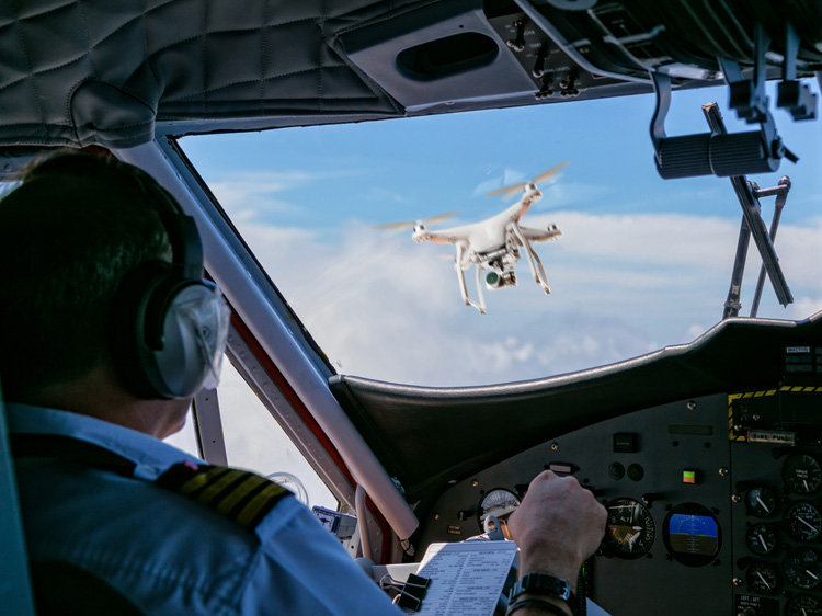 Drone botst met passagiersvliegtuig in Canada