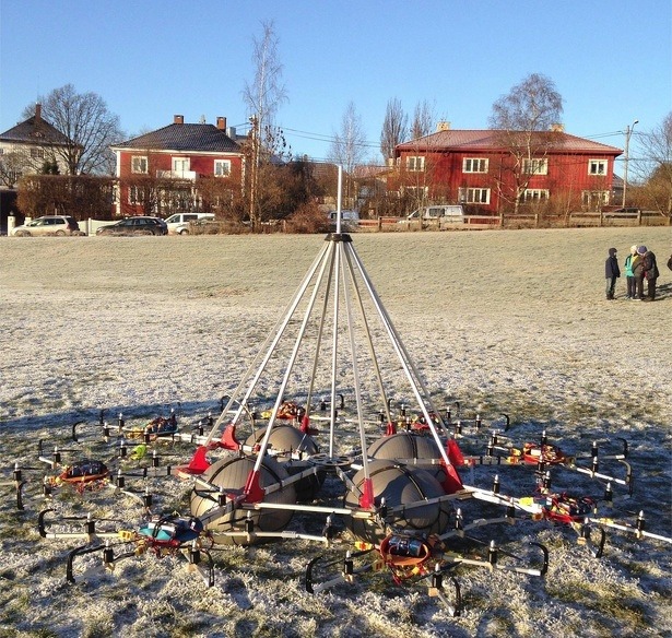 megakopter-48-propellers-studenten-oslo-noorwegen-multirotor-hout-aluminium-universiteit-2015