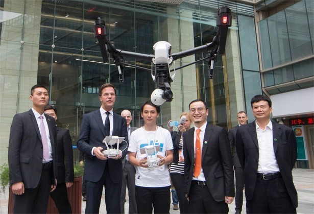 minister-president-mark-rutte-vliegt-inspire-1-drone