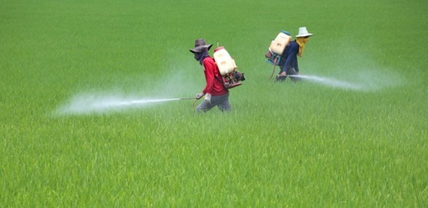 voedselvoorziening-2-drones-chemicalien-pesticide