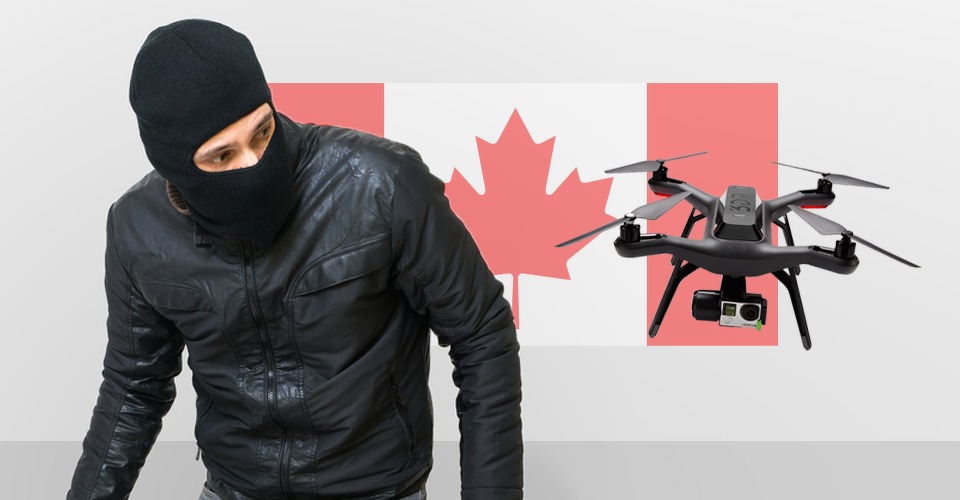 man_vindt_crossmotor_met_drone_canada